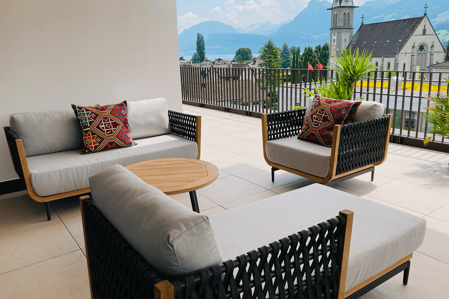 5.5-Zi. Attika mit 112 m² Süd-Terrasse in Ennetbürgen mieten - 3