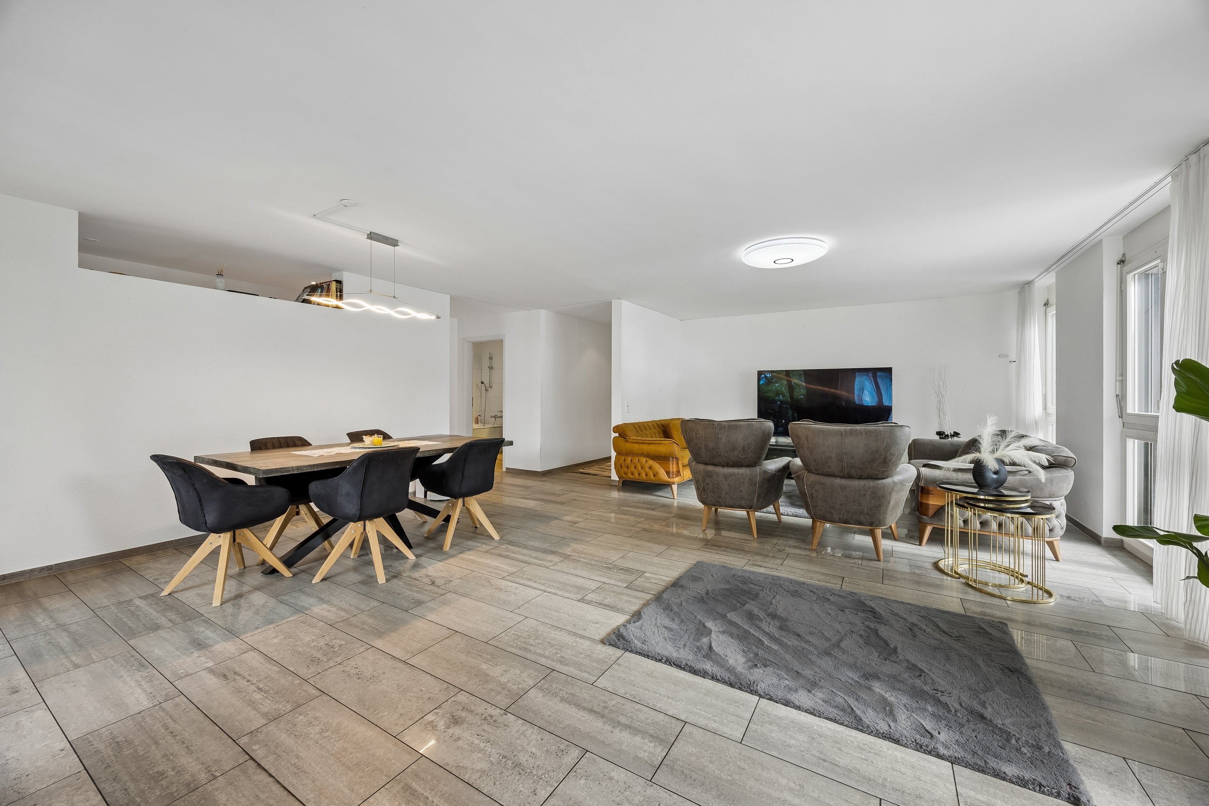Ihr neues Zuhause im Grünen: 158 m² Wohngenuss auf einer Etage – stilvoll und modern - 2