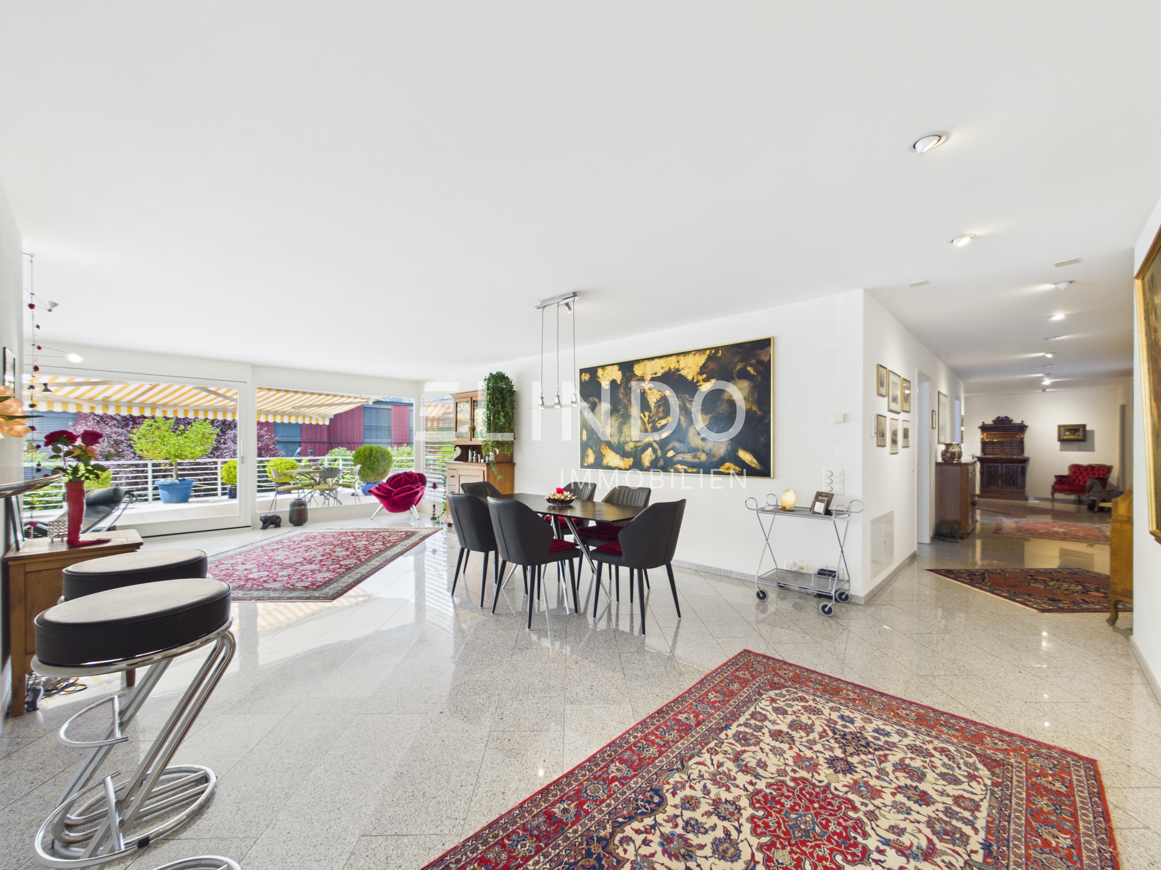 Grosszügige Terrassenwohnung mit Doppelgarage - 3