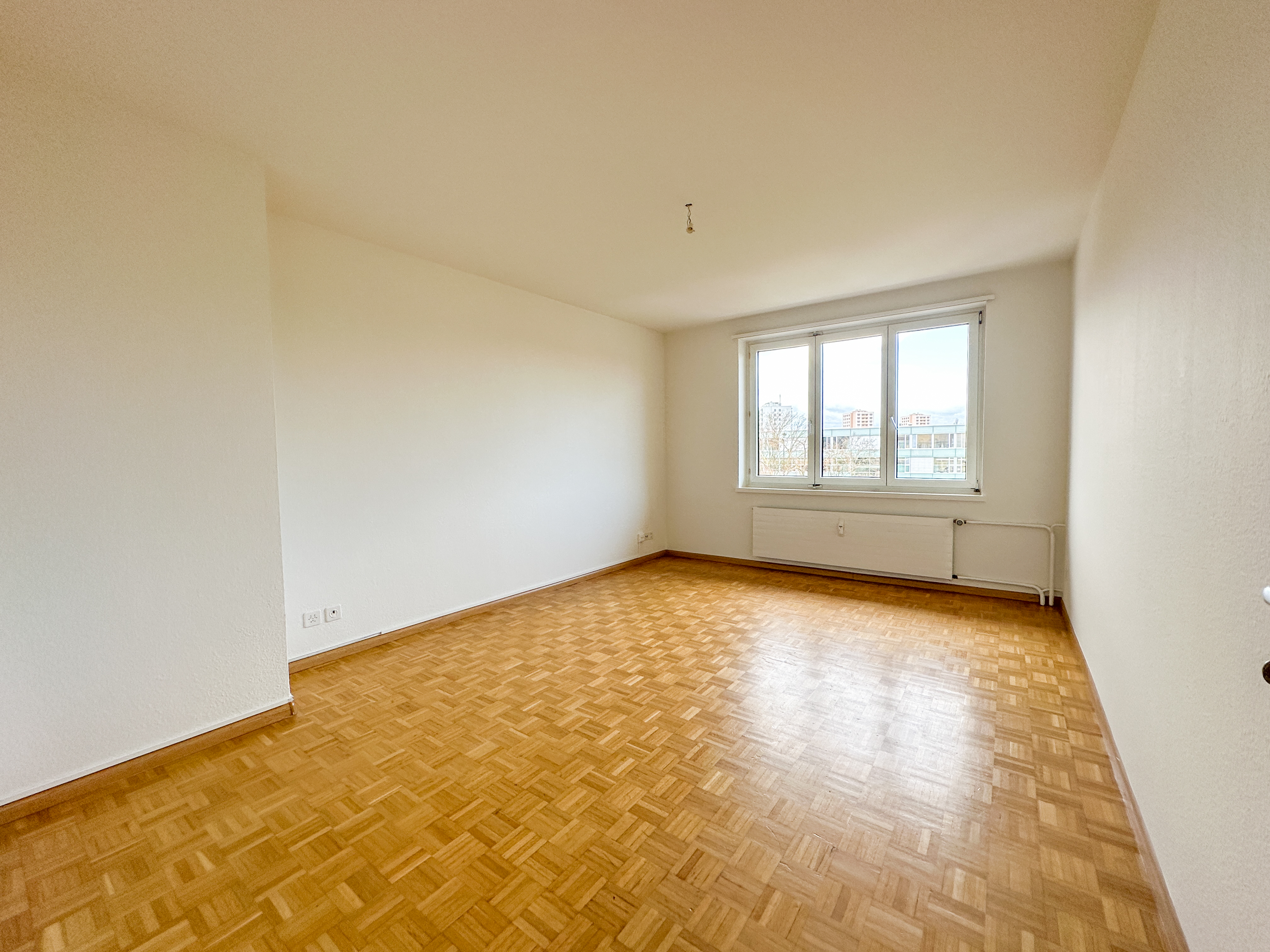 Helle 3-Zimmer-Dachwohnung mit Balkon nähe Wasgenring zu vermieten - 2