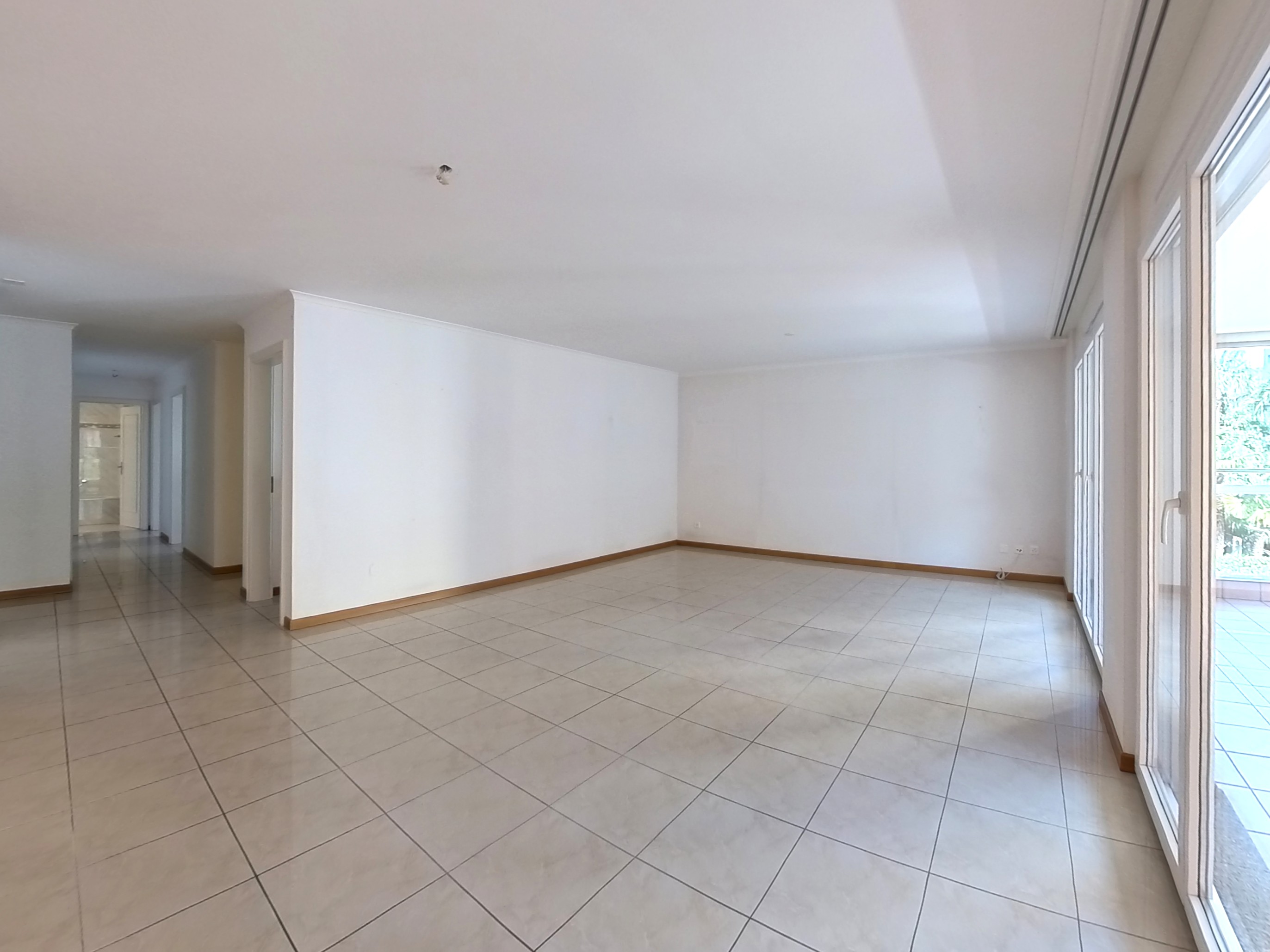 Helle 4.5-Zimmer-Wohnung mit 3 Balkonen, seenah in Locarno - 2