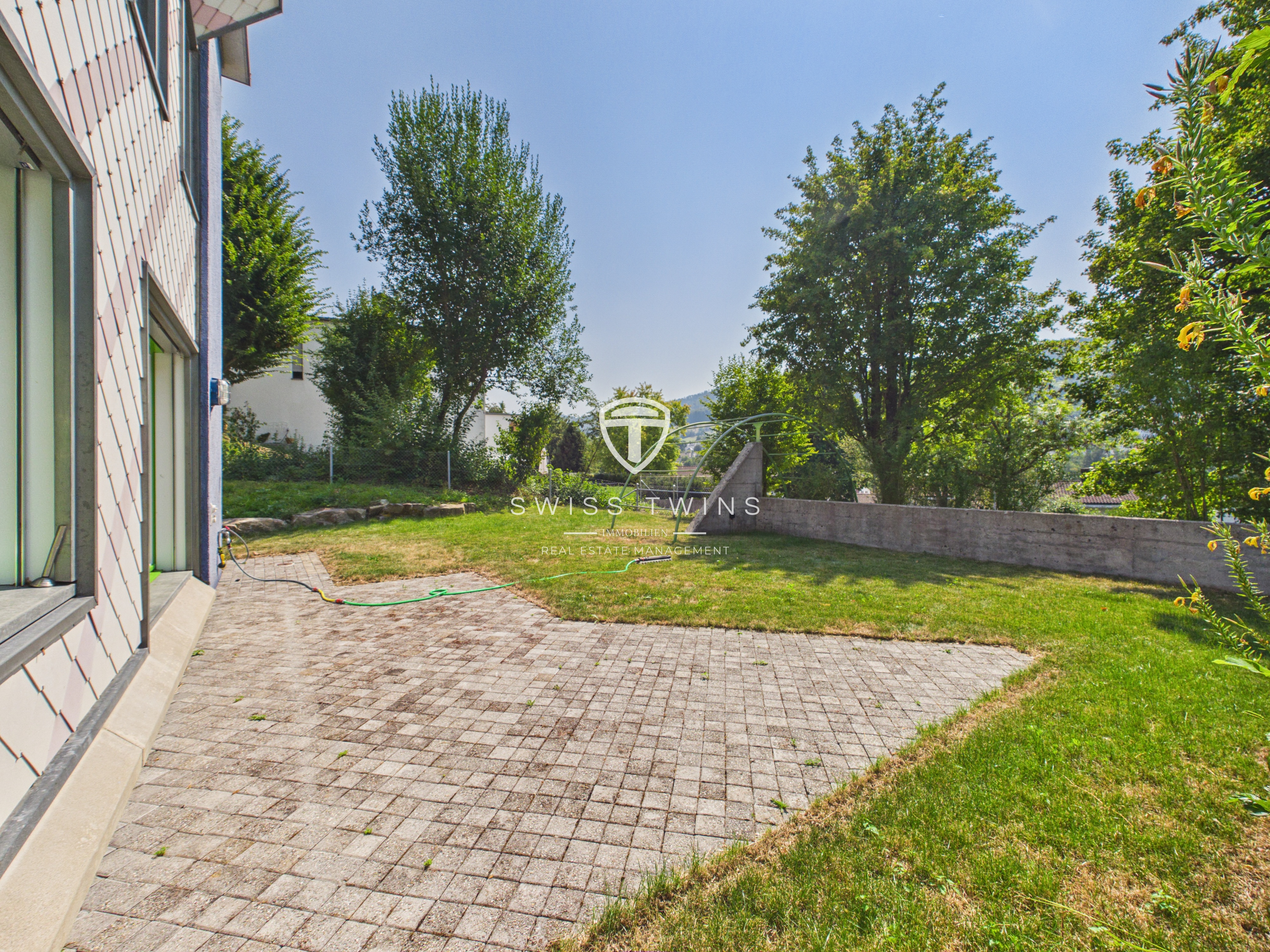 2.5-Zimmer-Gartenwohnung mit 150 m² Garten, Adliswil  - 3