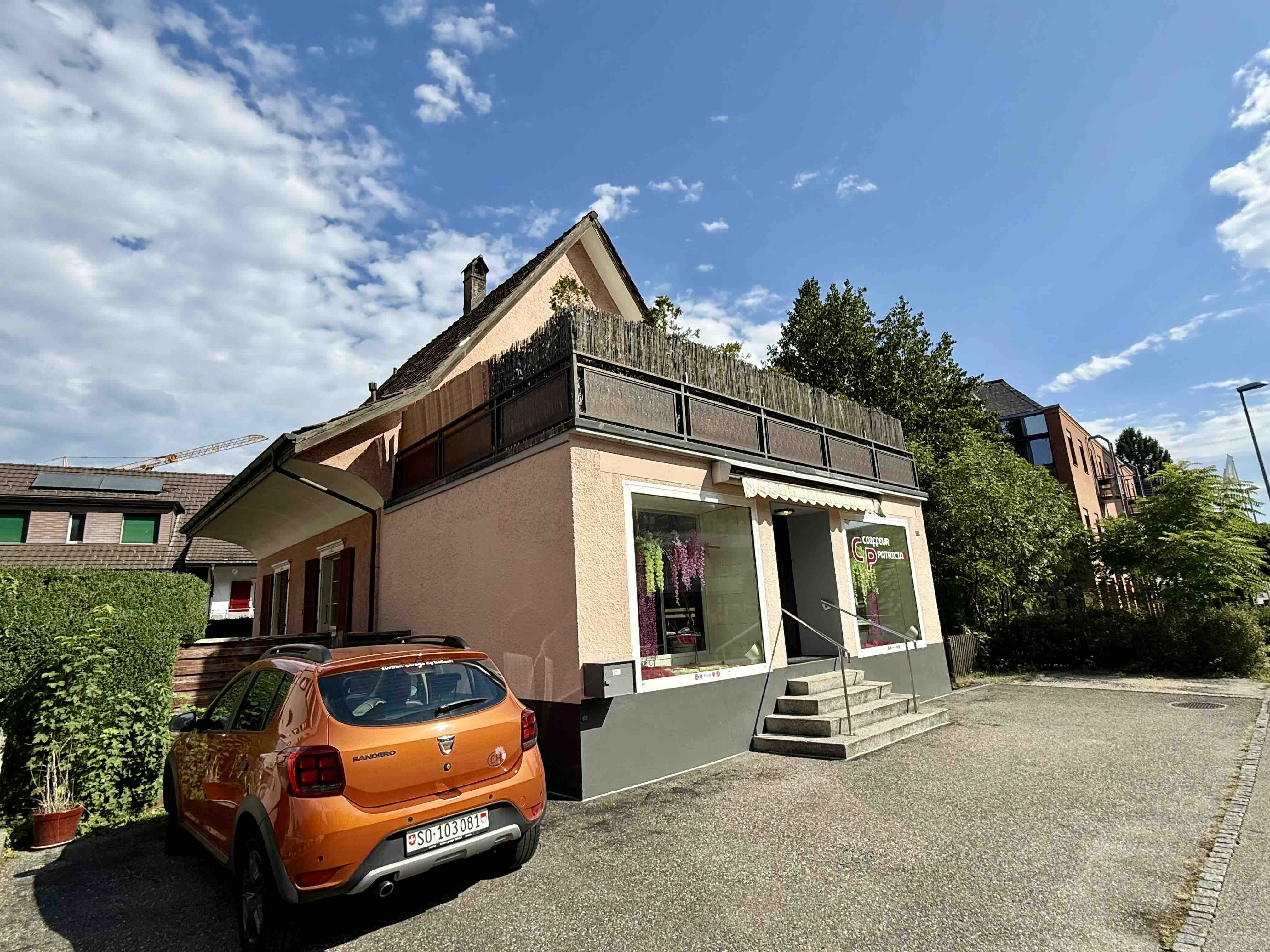 6.5-Zimmer-Haus mit Gewerbeanteil in Zuchwil kaufen - 2