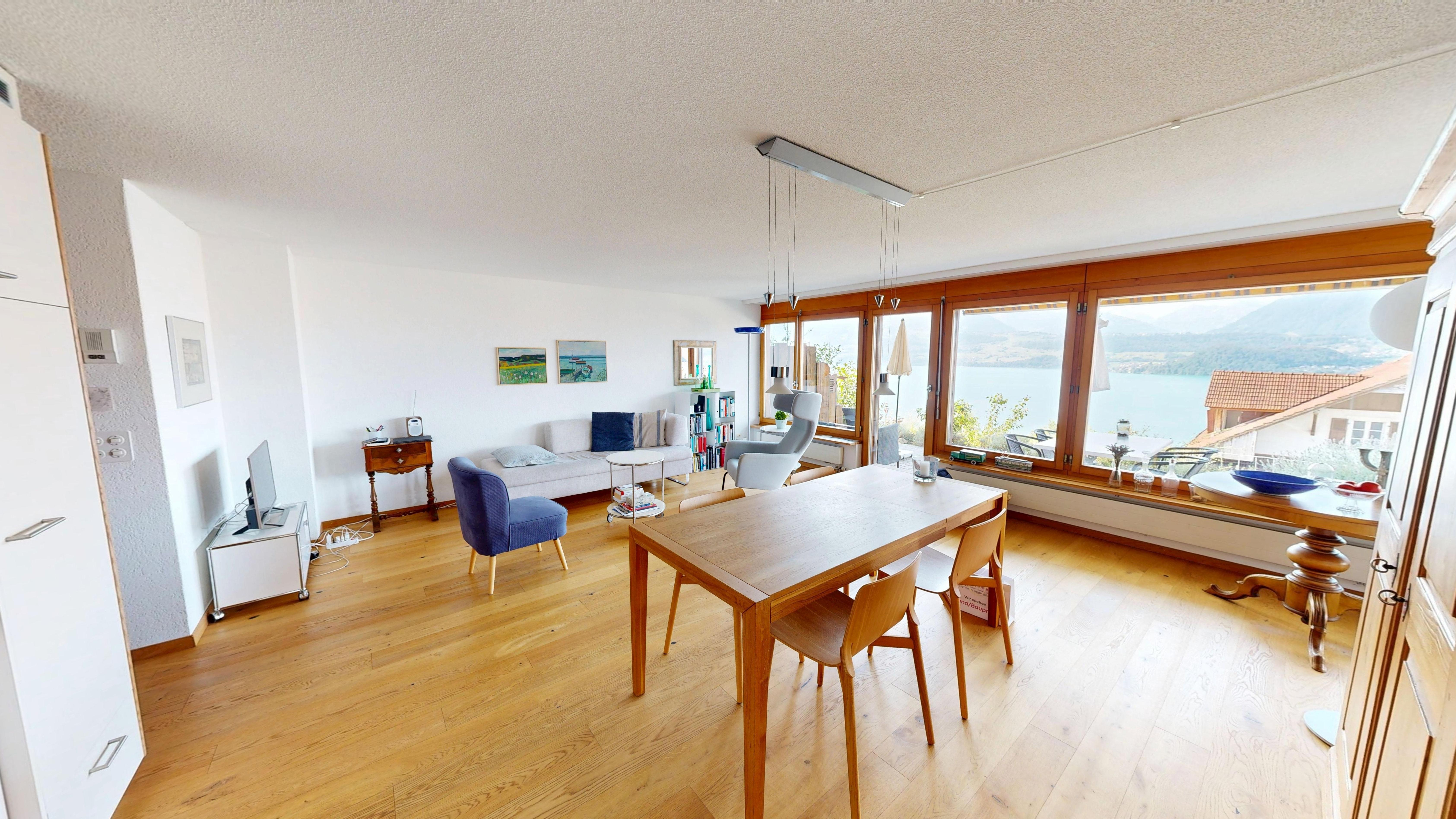 2.5-Zimmer-Wohnung mit Seesicht in Gunten - 2