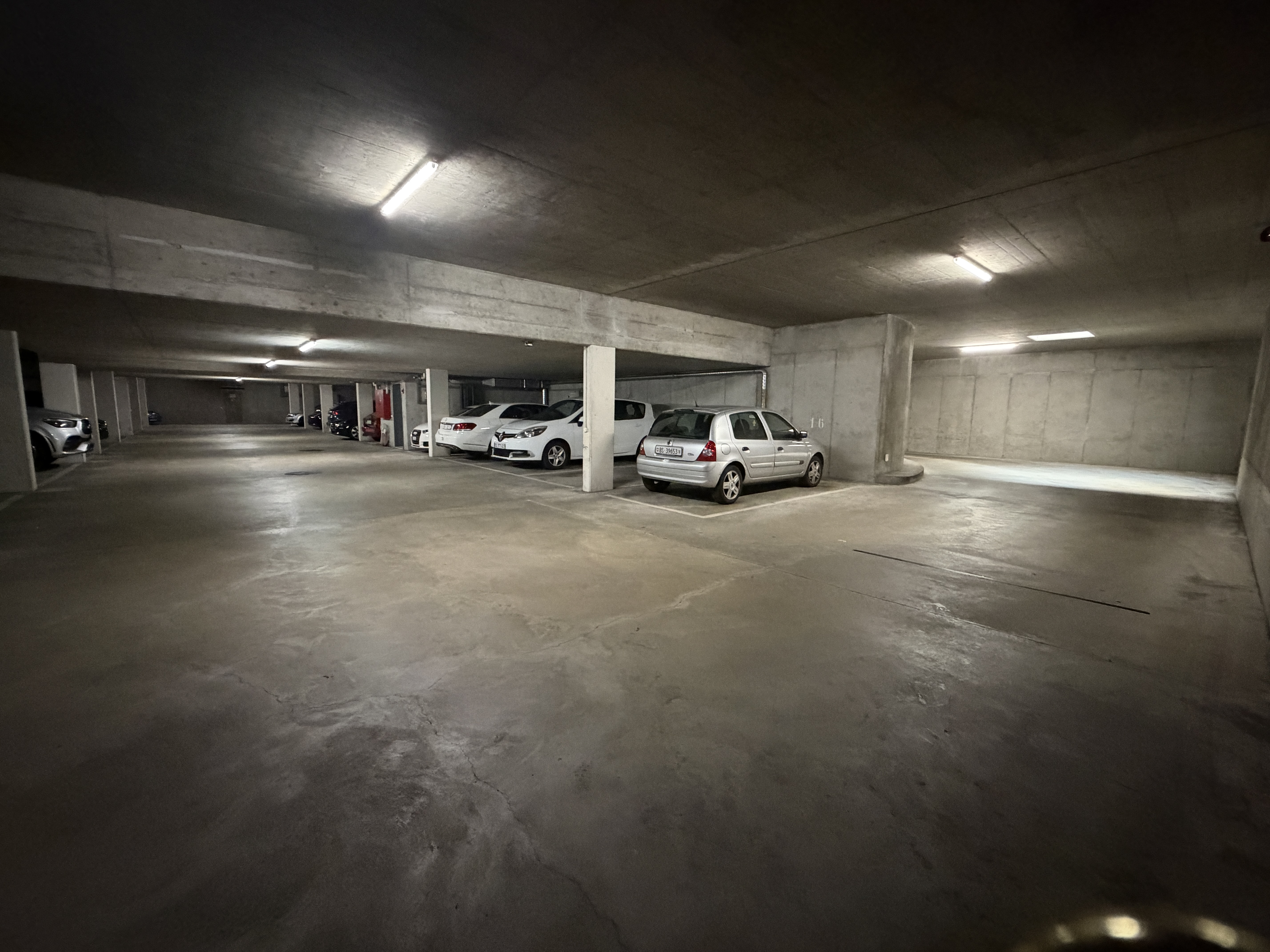 Tiefgaragenparkplatz Motorrad an der Klybeckstrasse, Basel mieten - 2