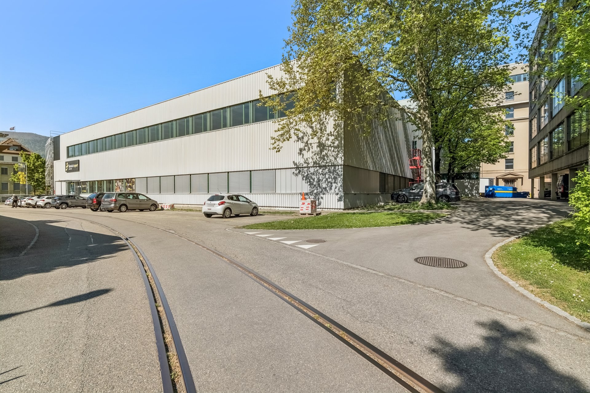 Helle Gewerbeflächen mit vielseitigen Nutzungsmöglichkeiten in Zuchwil - 1
