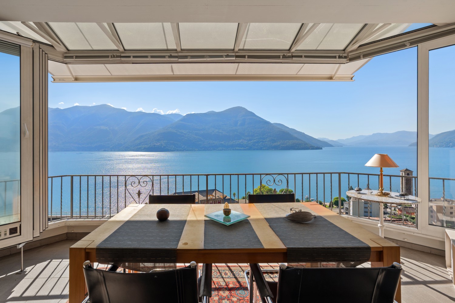 2.5-Zimmer-Attikawohnung mit Panoramasicht in Brissago kaufen - 2