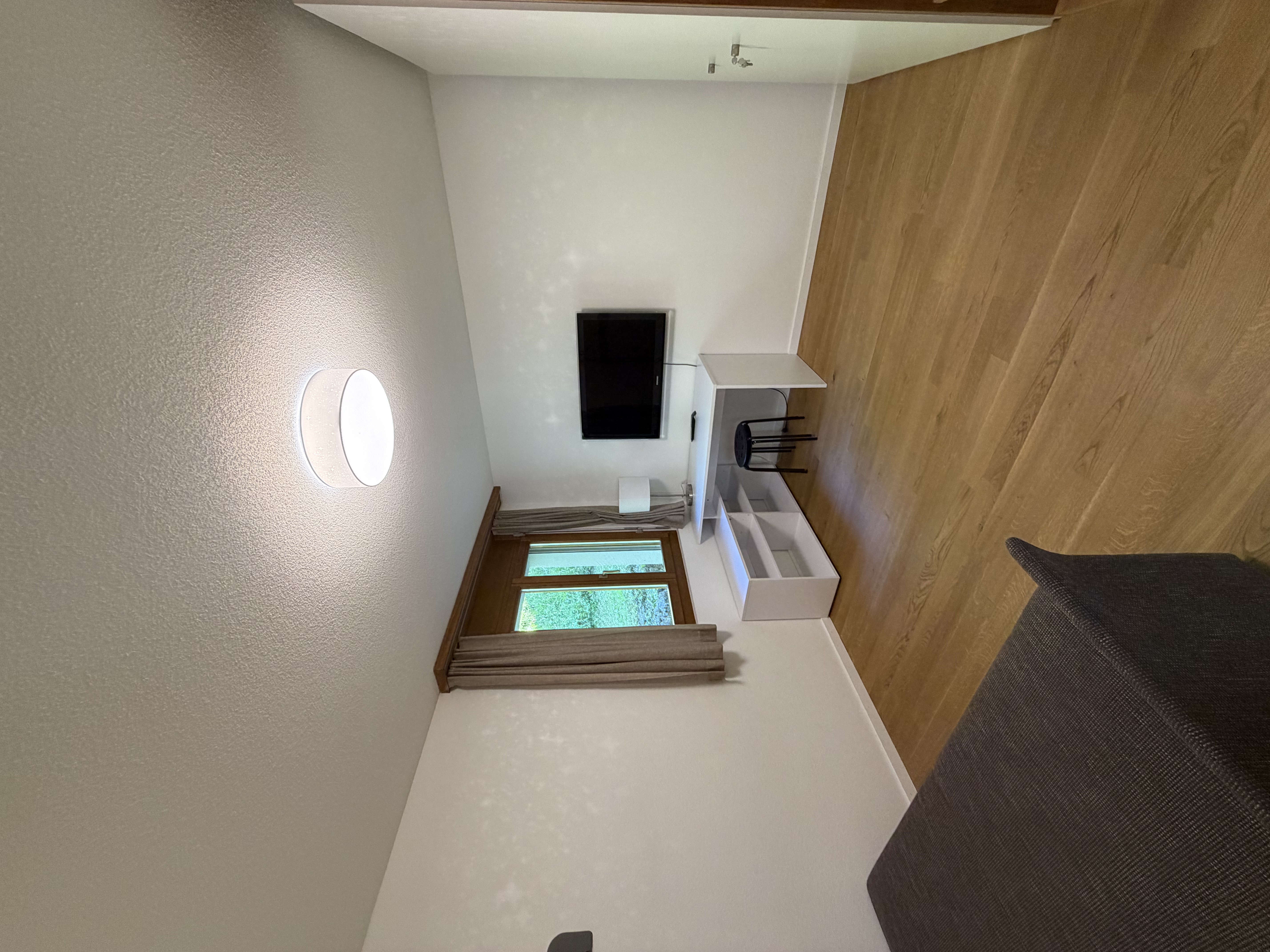 Frisch renovierte 2.5-Zimmer-Wohnung mit Balkon in Litzirüti - 3