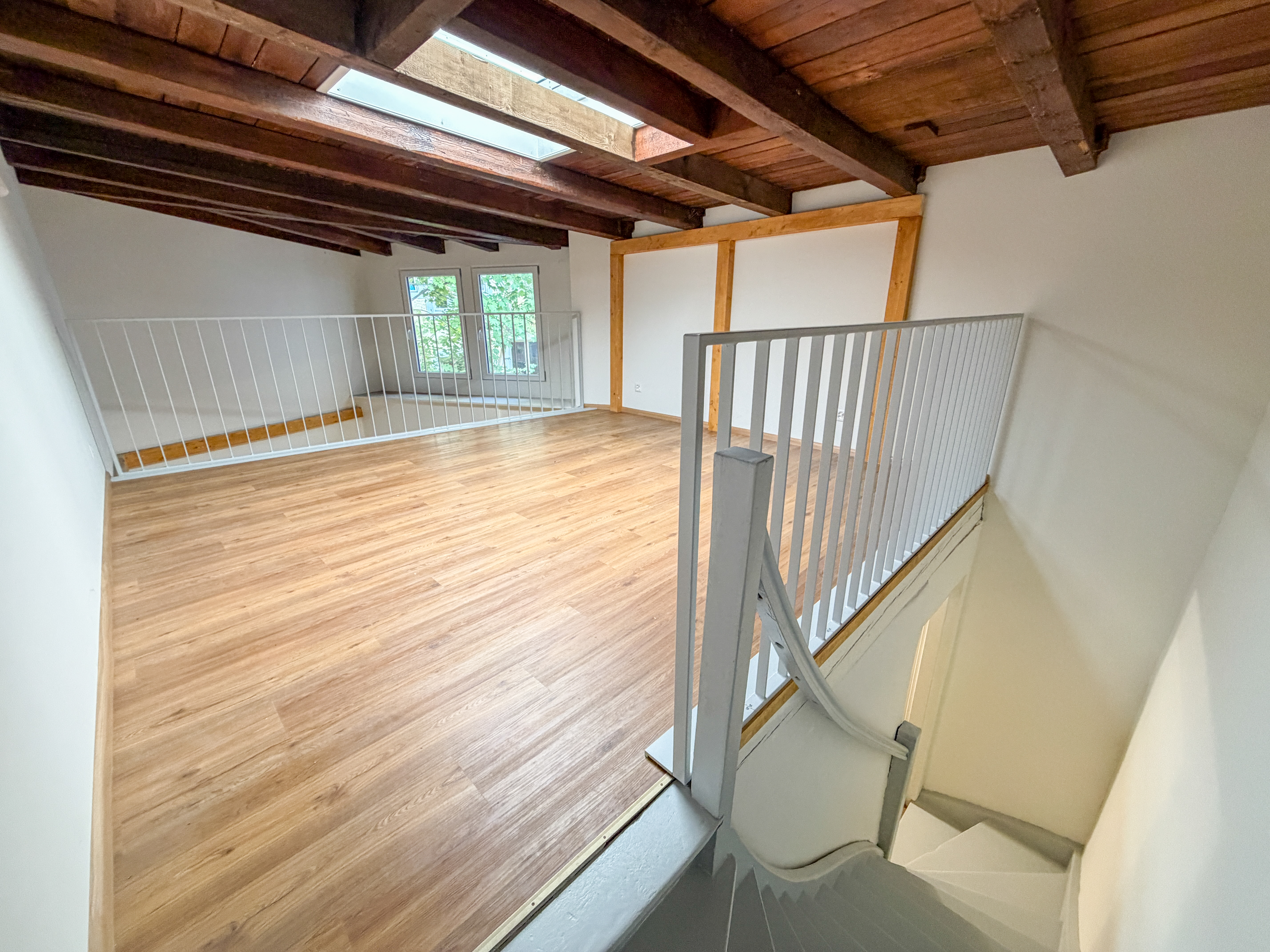 Charmanter Gewerberaum mit Galerie in Basel - frisch renoviert im Hinterhaus - 3
