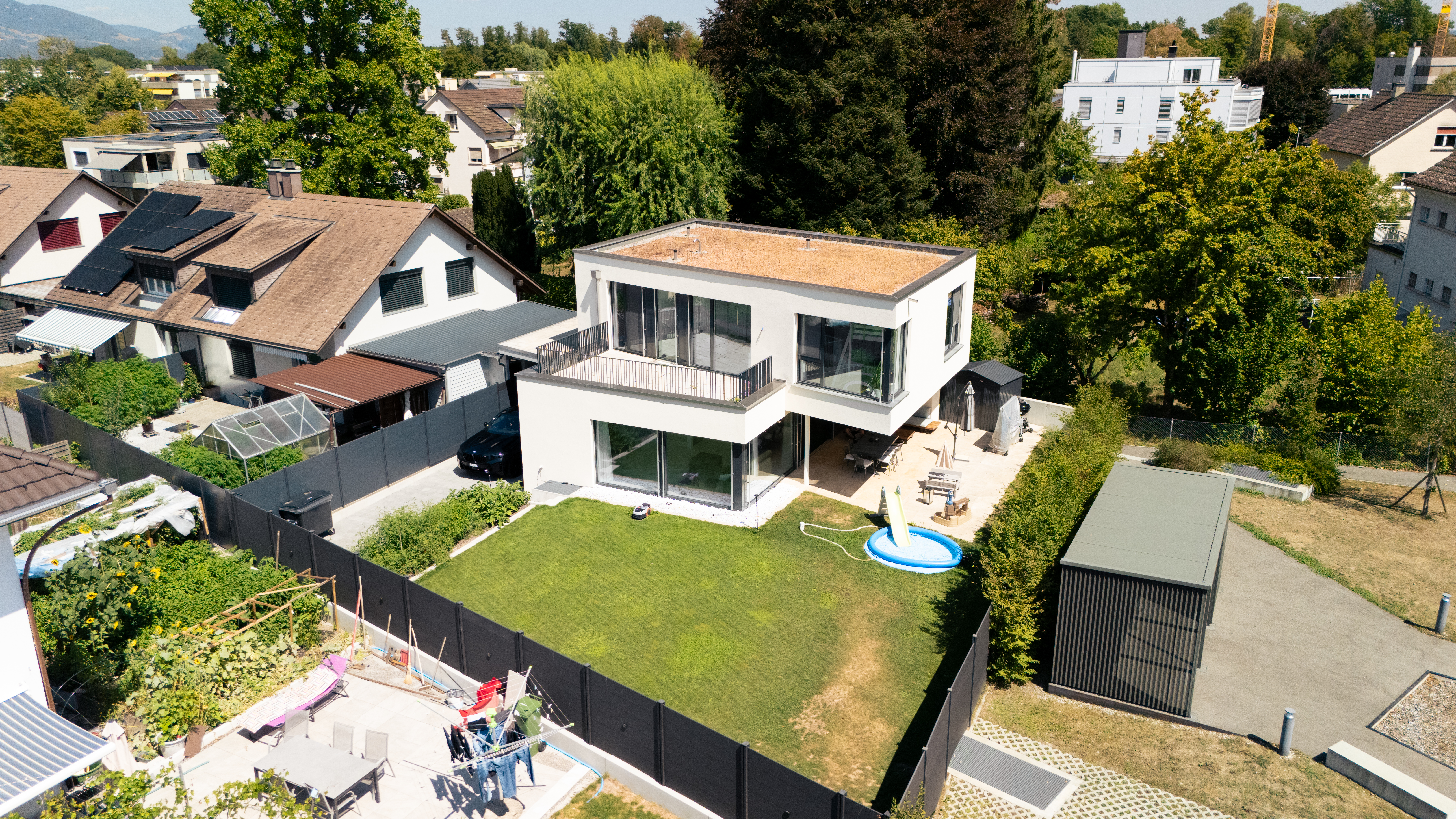 Modernes 6.5-Zimmer-Einfamilienhaus mit Garten in Gerlafingen - 2