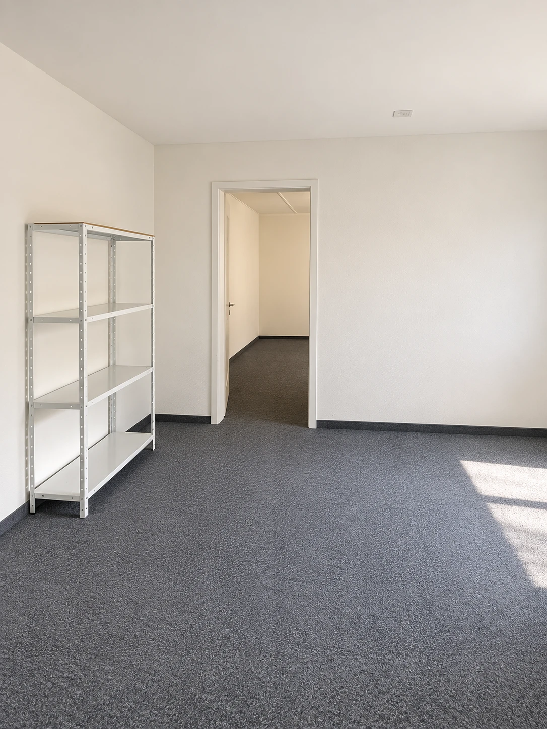 6-Zimmer-Einfamilienhaus mit 761 m² Grundstück in Wabern bei Bern – sanierungsbedürftig, mit viel Spielraum - 4