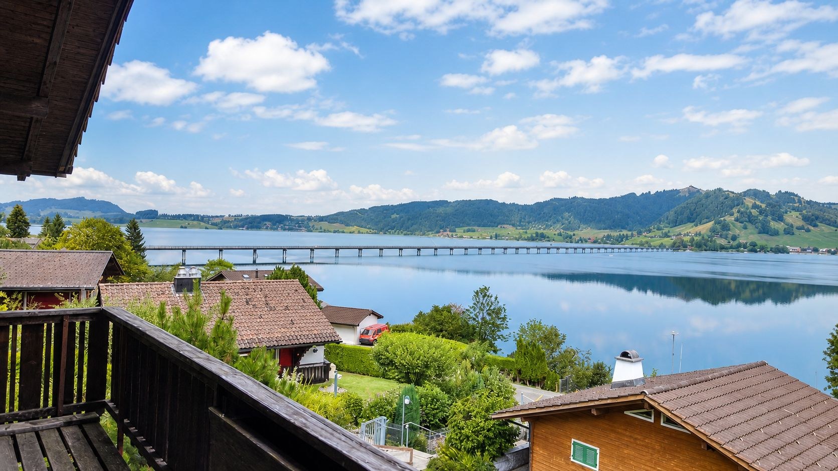 FERIENHAUS MIT SENSATIONELLER SEE- UND BERGSICHT - 3