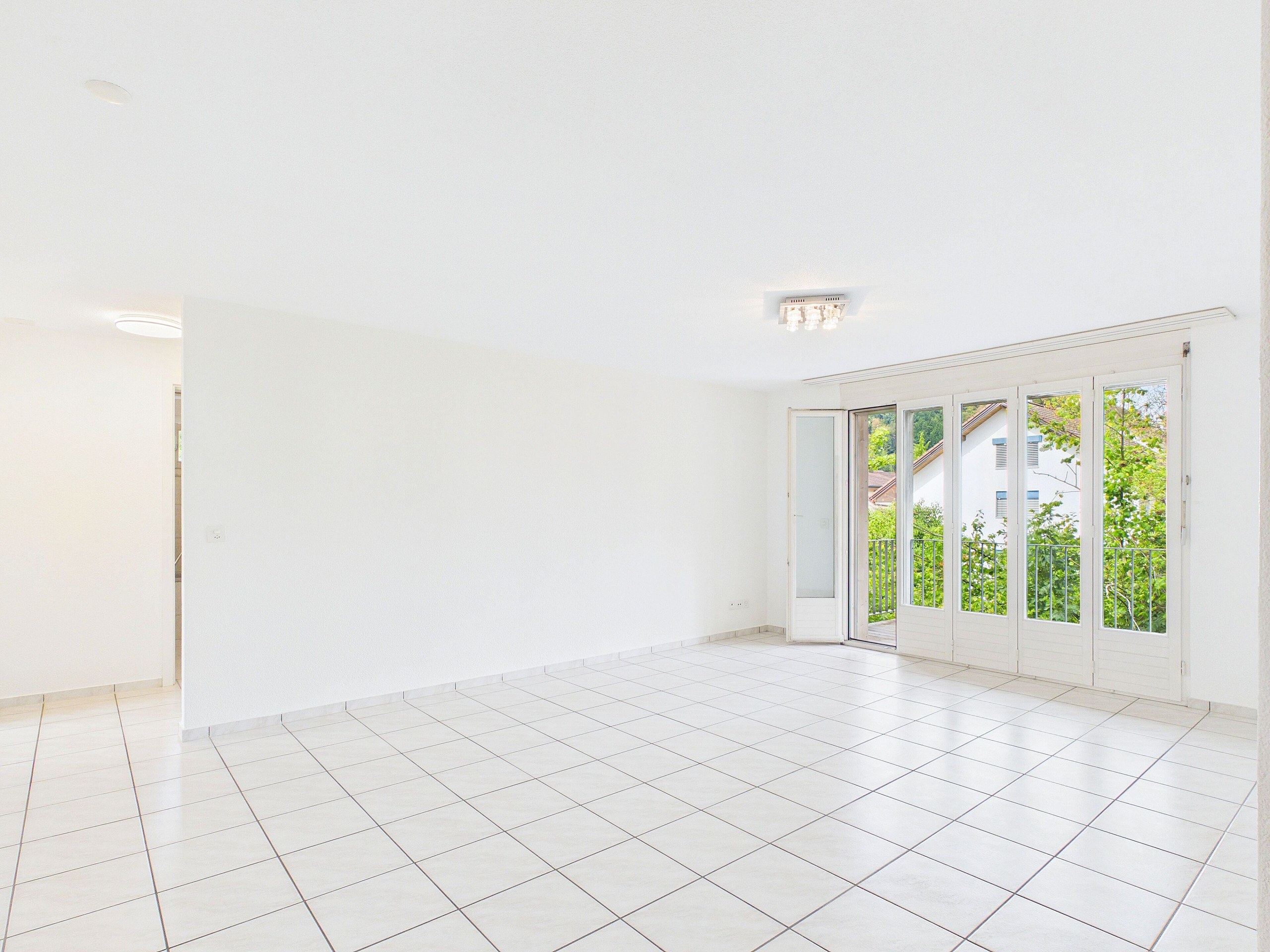 Helle 4.5-Zimmer-Wohnung mit Balkon in Hornussen mieten - 3