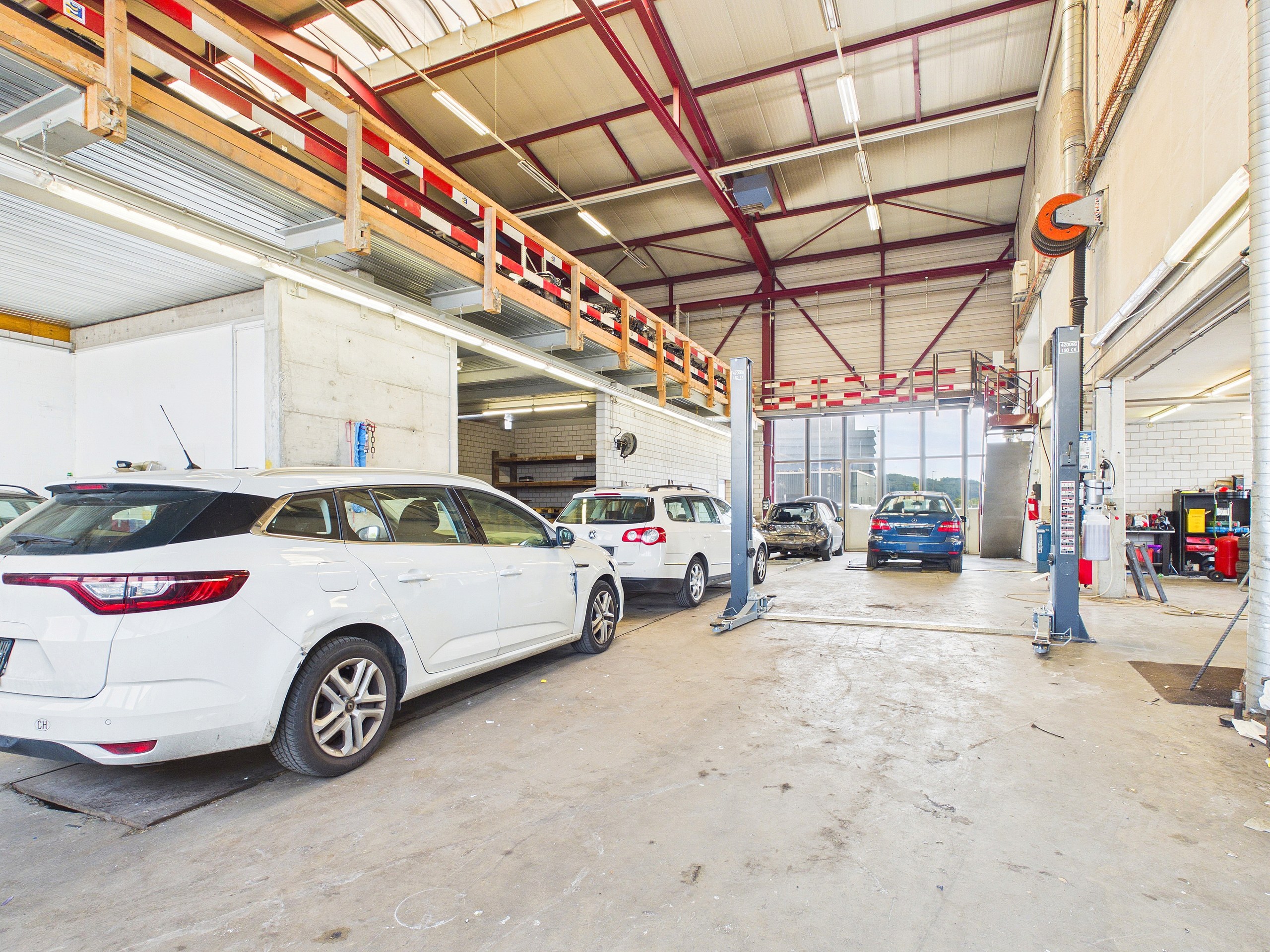 Vielseitige Werkstatt mit 350 m² in Rafz mieten - 2