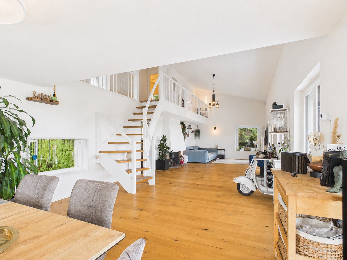 Seltene Gelegenheit! Modernes Einfamilienhaus mit Traumhafter Weitsicht, Wellnessbereich und viel Luxus - 2