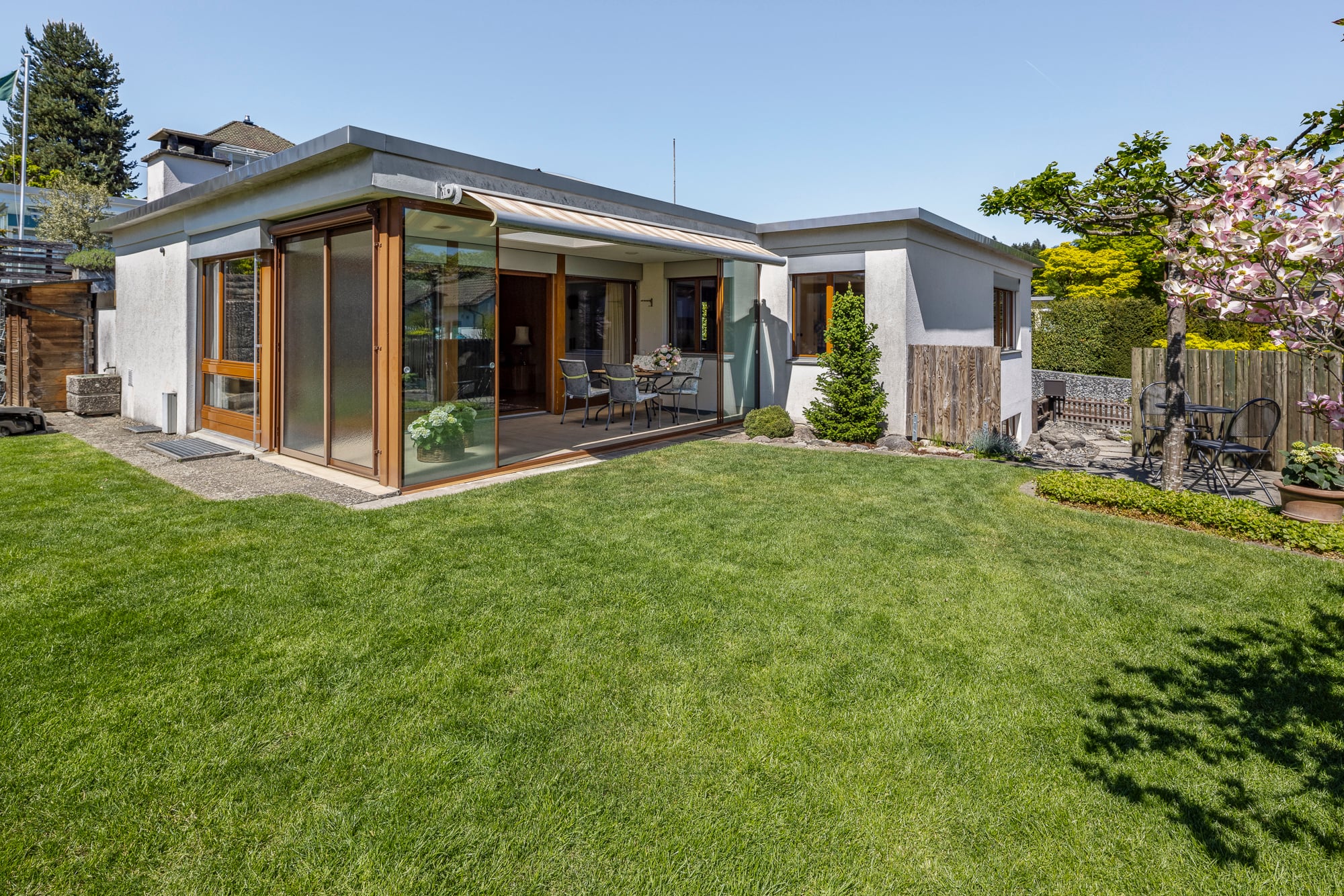 5.5-Zimmer-Einfamilienhaus mit Garten in Unterentfelden - 2