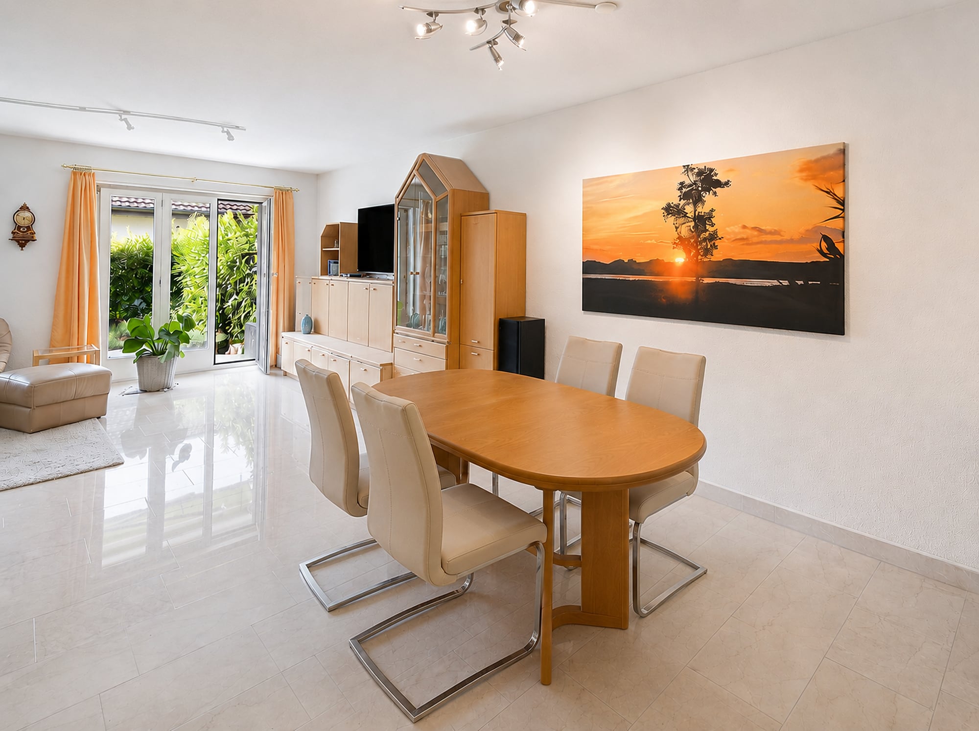 Familienoase in attraktivem Wohnquartier – mit zwei Extra-Räumen - 2