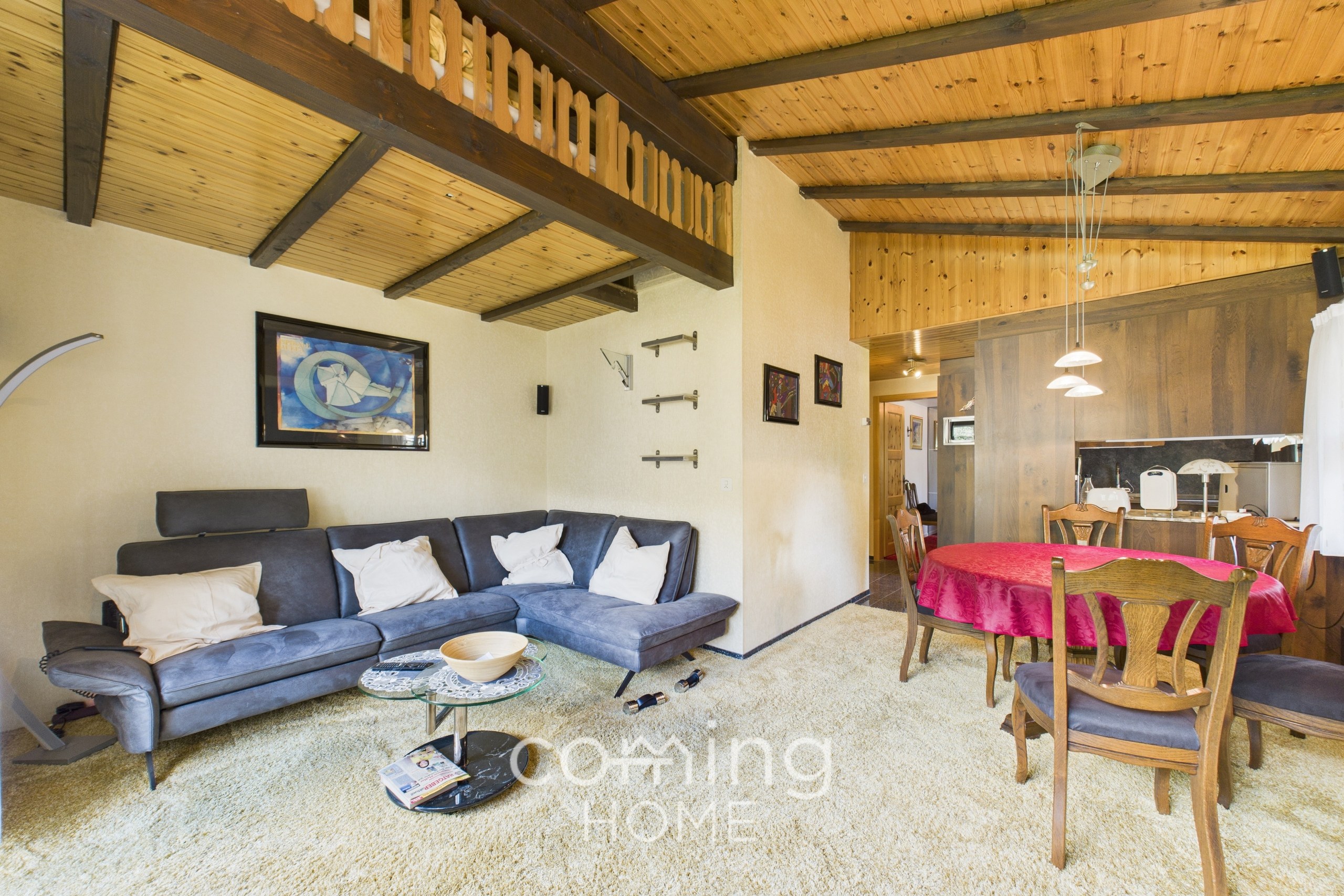 Charmante 2.5-Zimmer-Wohnung in Saas-Grund – Mit Cheminée, Bergsicht & grossem Balkon - 3