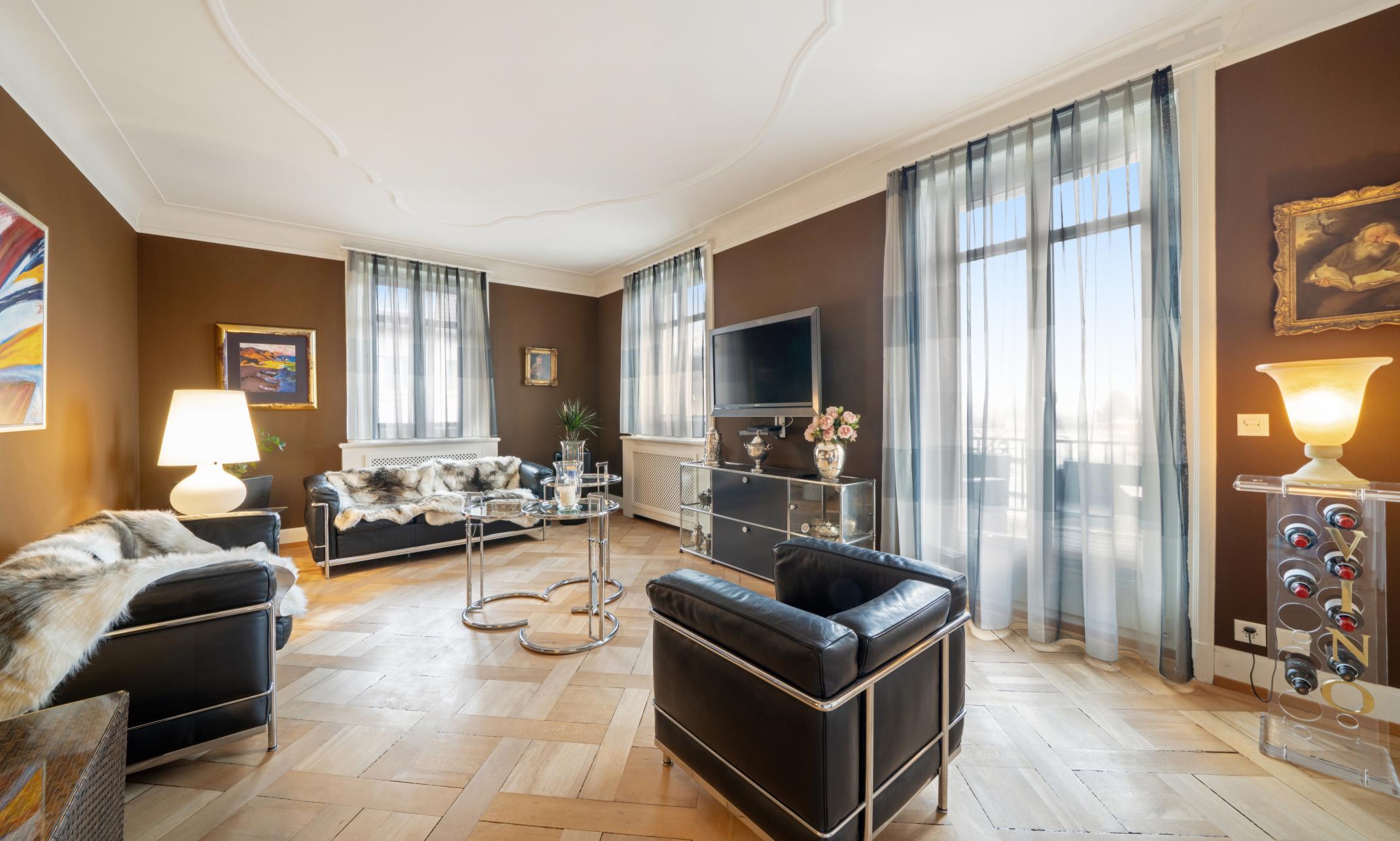 Zuhause und Wirkungsstätte in einem: Villa an der Goldküste - 2
