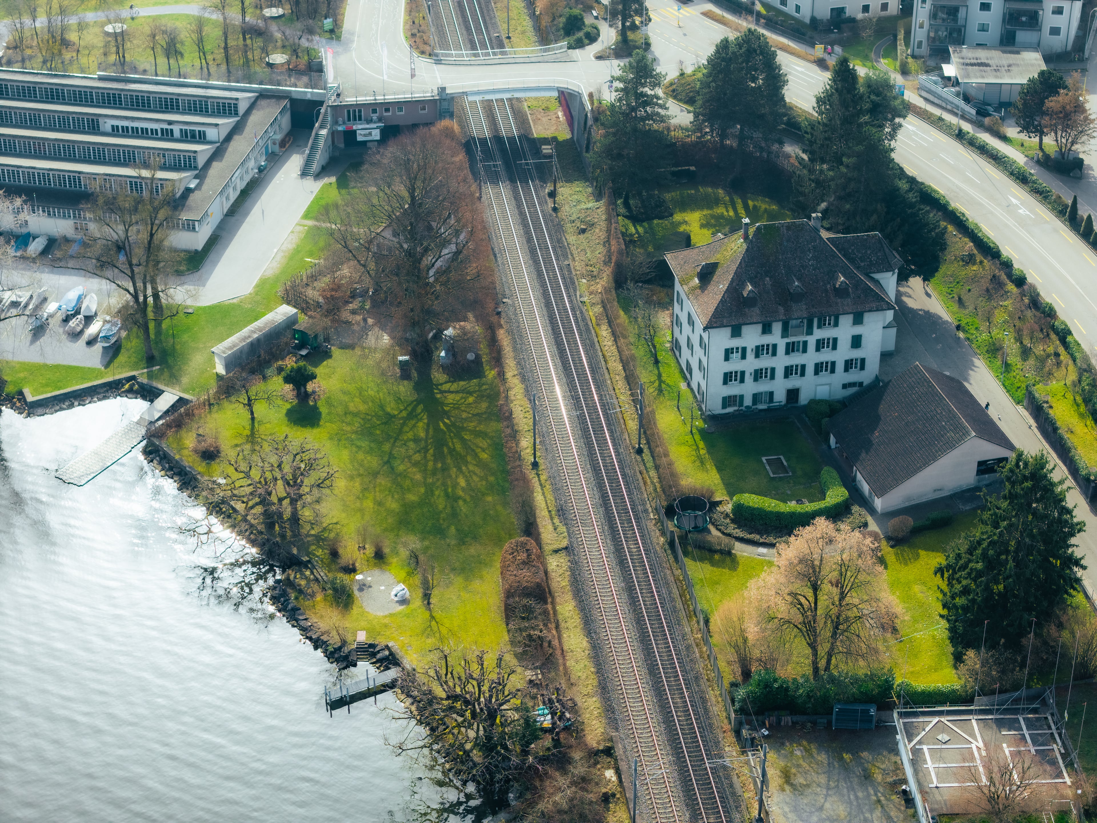 Historisches MFH mit 3 Einheiten und privatem Seepark mit EFH in Richterswil - 3