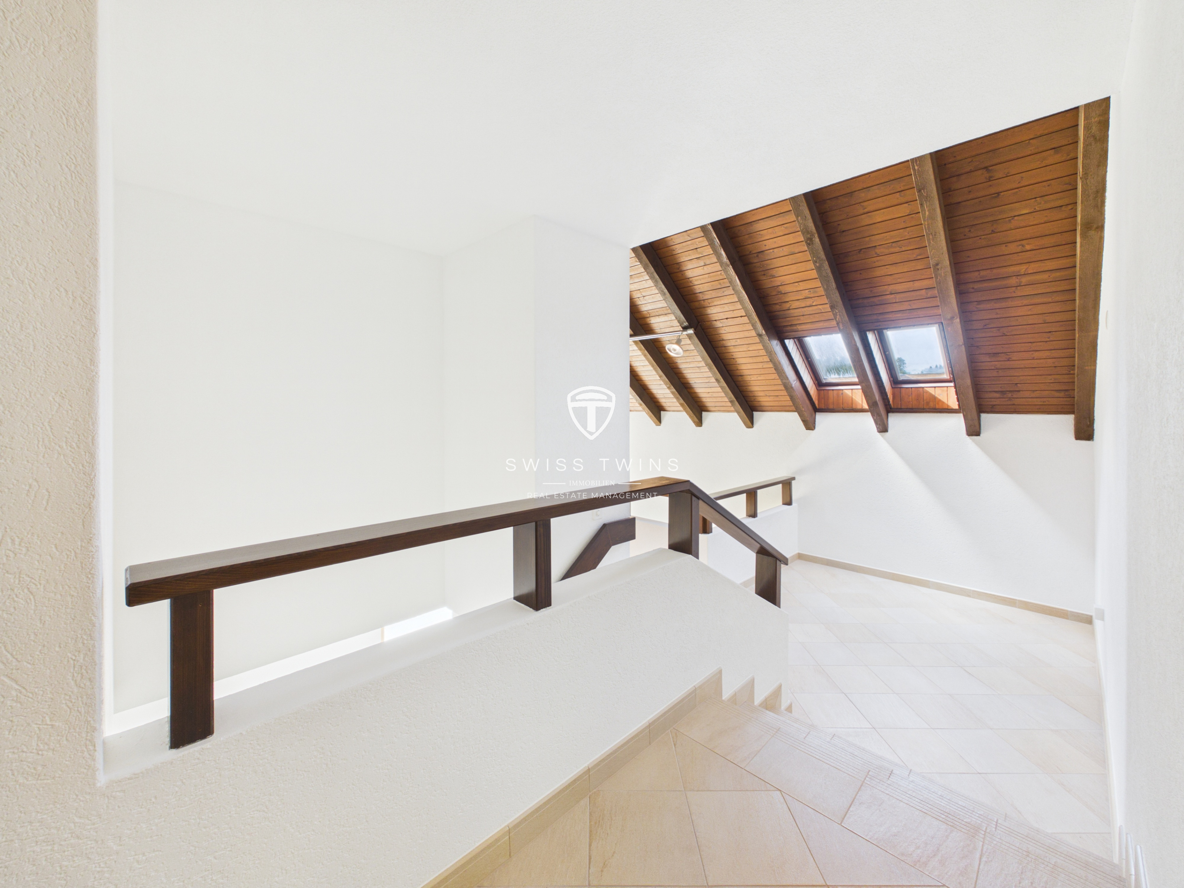 6.5-Zimmer-Terrassenwohnung mit grosser Terrasse in Stallikon - 2